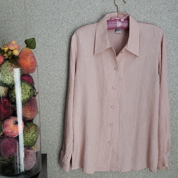 LEE DAVID Tops - 💥Lee David💥buckle silk BLOUSE-JACKET